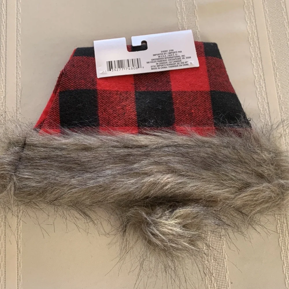 NWOT. Christmas Holiday Hat.